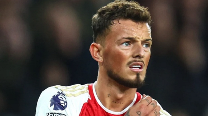 ben-white-tran-an-cdv-arsenal-sau-khoanh-khac-roi-san-day-lo-lang