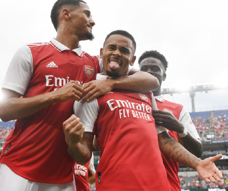 arsenal-tien-sat-ngoi-vuong