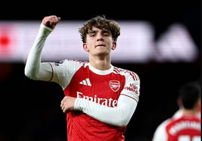 ajax-tung-lo-co-hoi-chieu-mo-vien-ngoc-max-dowman